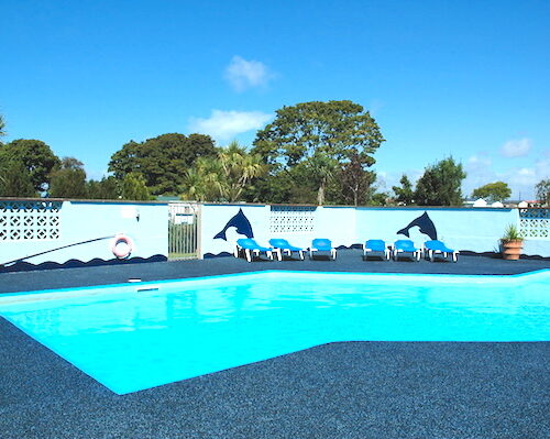 dinas country club swimming pool